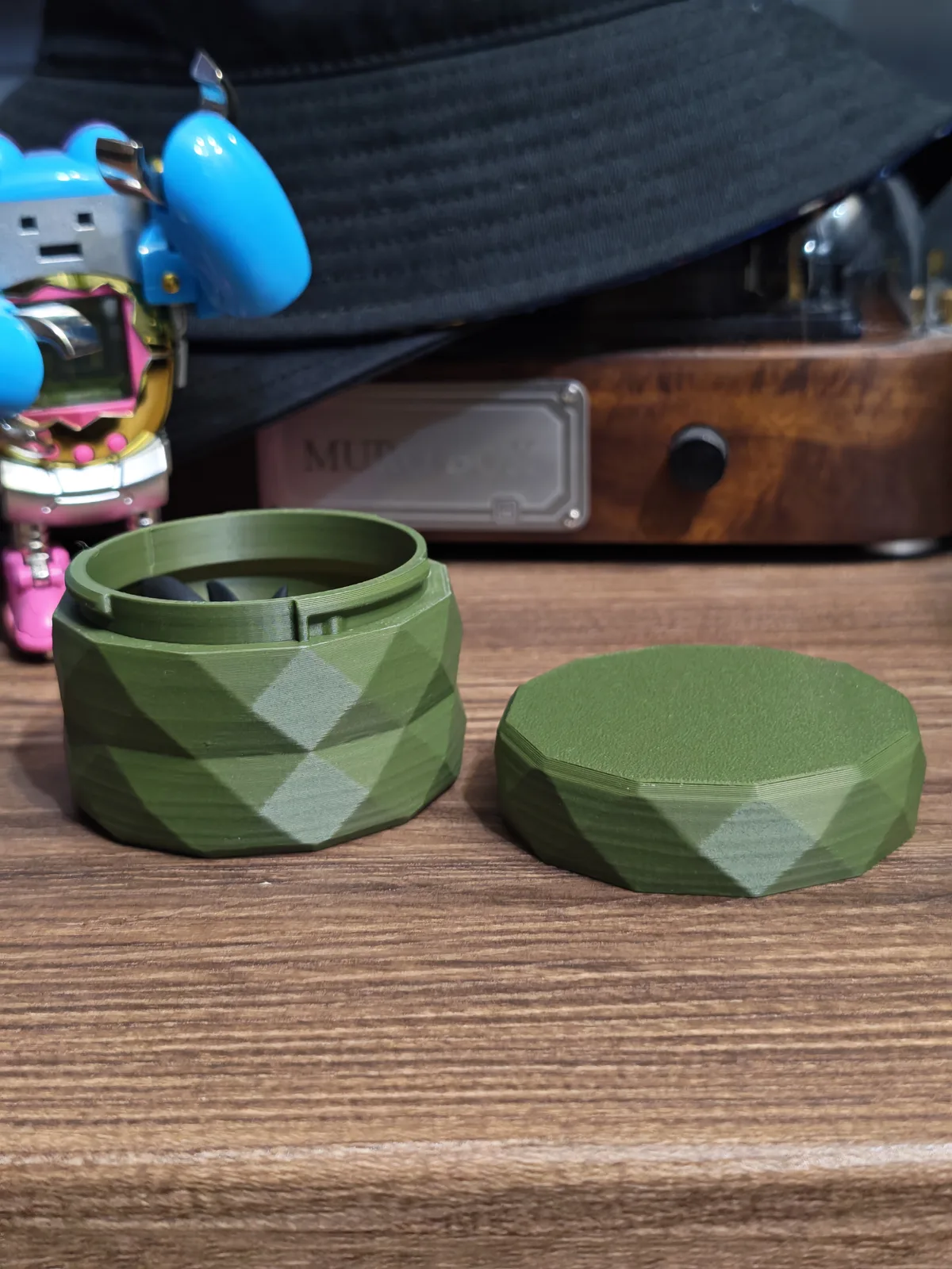 Low Poly Containers - M size